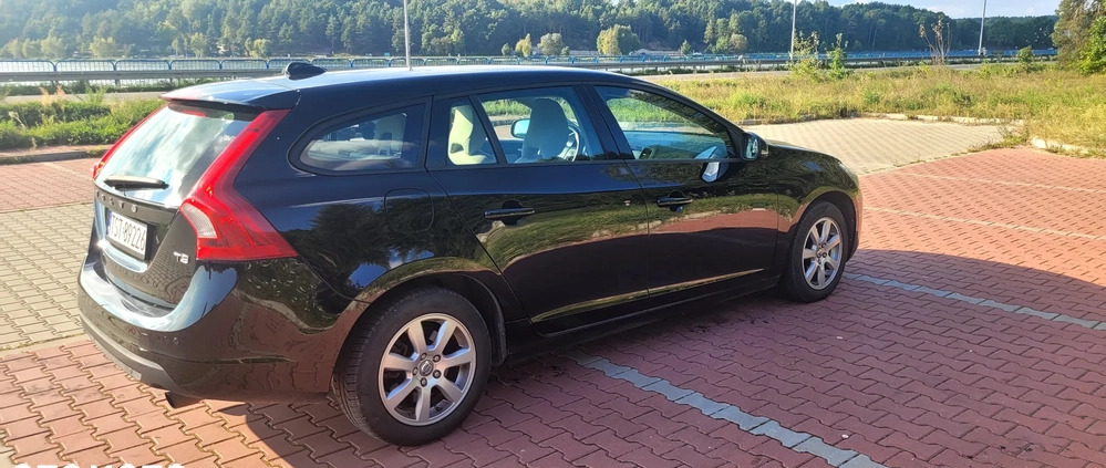 Volvo V60 cena 32900 przebieg: 210000, rok produkcji 2011 z Dolsk małe 56